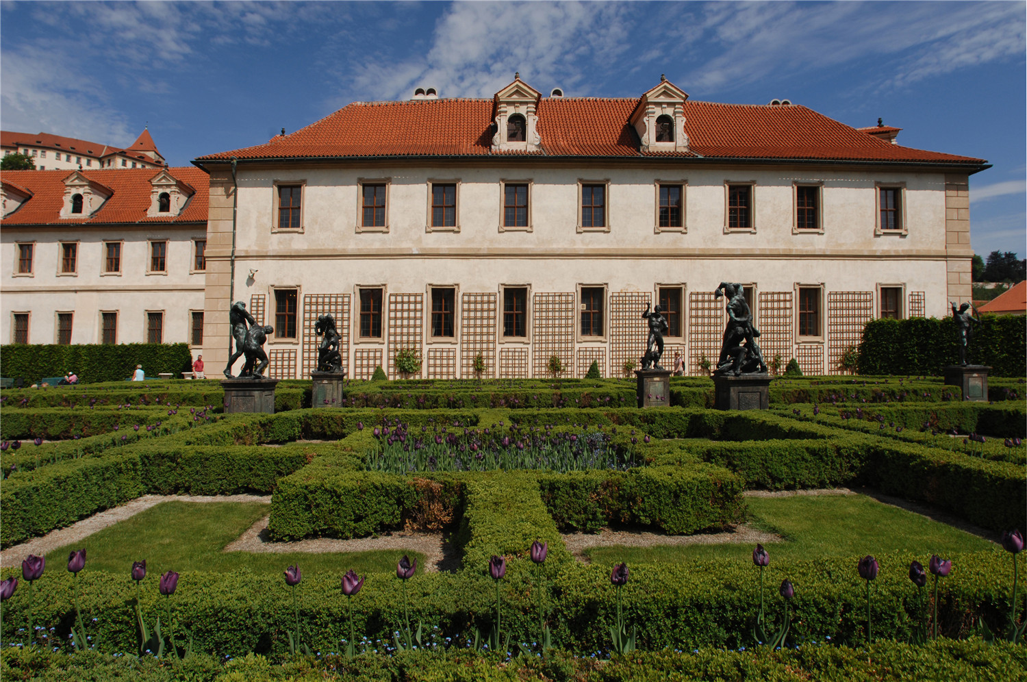 04-06-2009_20090518_RF_The Augustine - Wallenstine Gardens 3 AH May 09.JPG